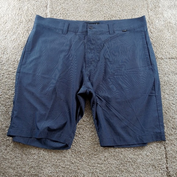 Travis Mathew Shorts Mens 38 Blue Black‎ Horizontal Striped Lightweight Active - Picture 1 of 8